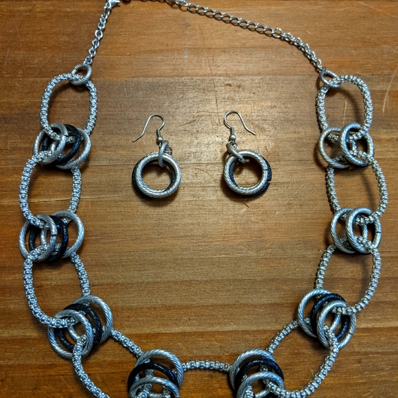 Circle Black and Silver Necklace with Matching Earrings - Picture 5 of 6